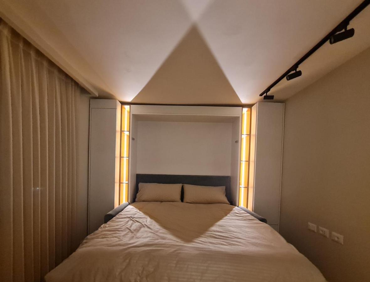 Adore - Modern Studio Tiranë Luaran gambar