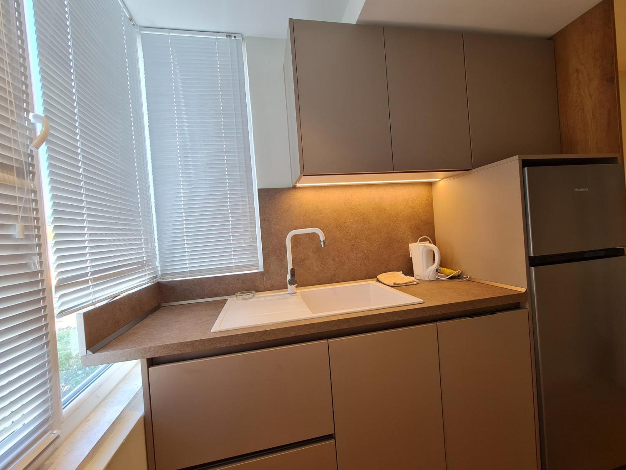 Adore - Modern Studio Tiranë Luaran gambar